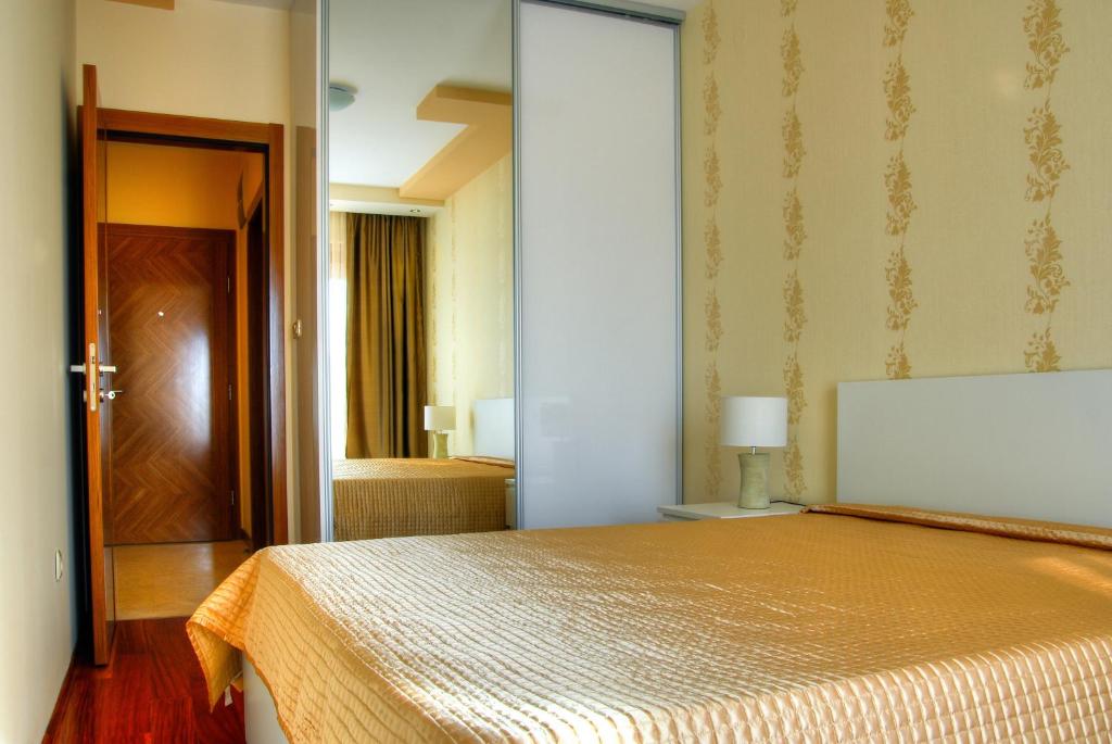 One-Bedroom Apartment (4 Adults)