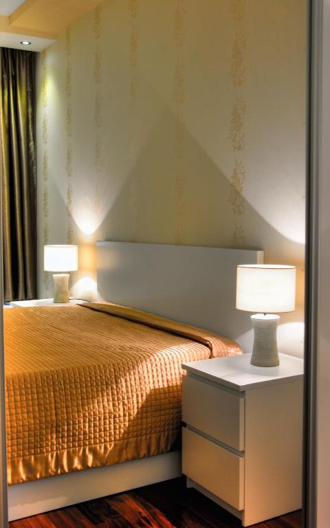 Premier One-Bedroom Apartment