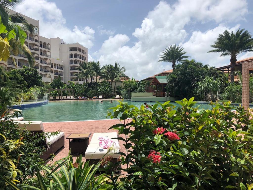 The Hotel Porto Cupecoy 전경