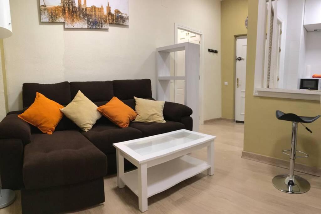 Cozy and well located apartment in the center of Seville photo