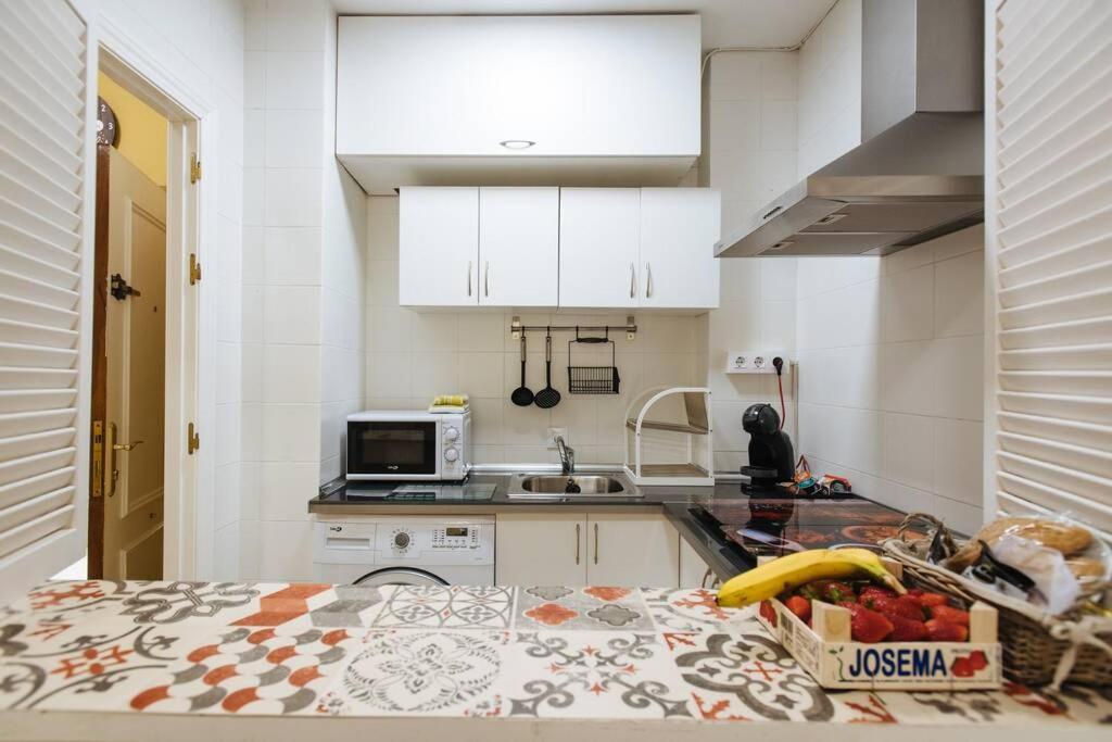 Cozy and well located apartment in the center of Seville photo