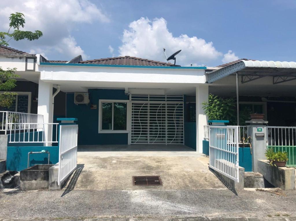 Ipoh Meru Modern Cozy Home NAZ IPOH HOMESTAY photo