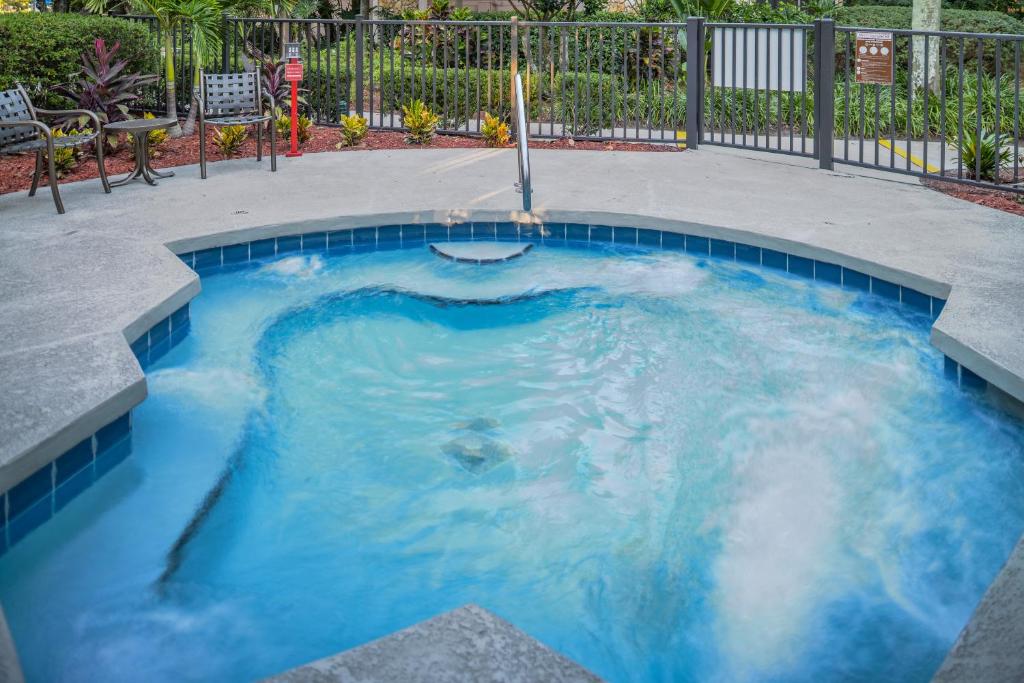 Hot tub