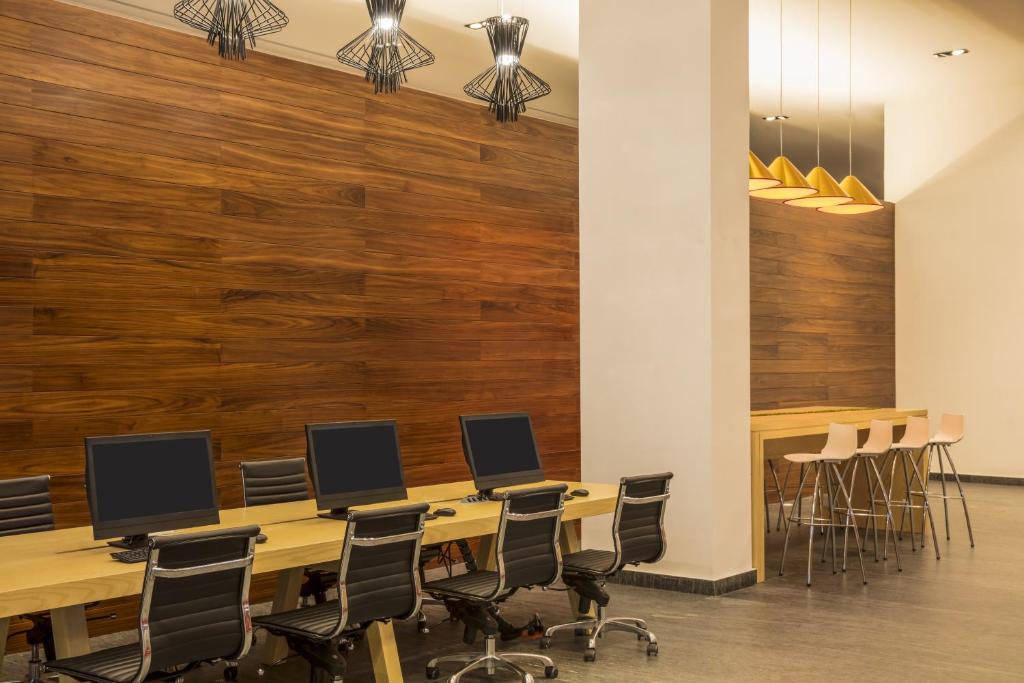 フロント・ロビー