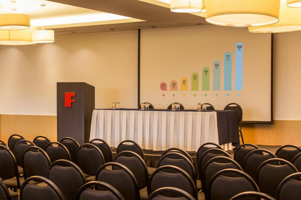 Tárgyalóterem/bálterem