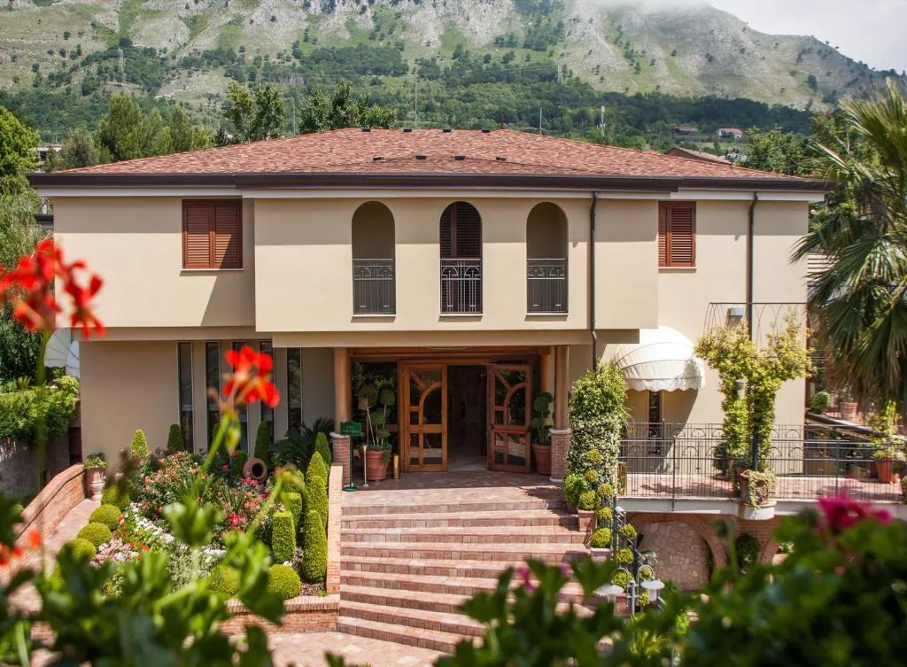 La Vigna Hotel, מלון בBonea