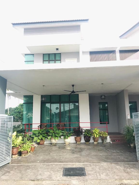 Ilham Bonda Homestay — Hotel in Chukai