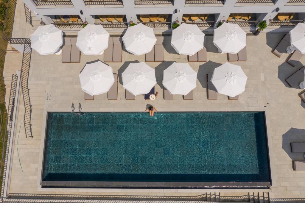 Vivid Blue Serenity Resort photo