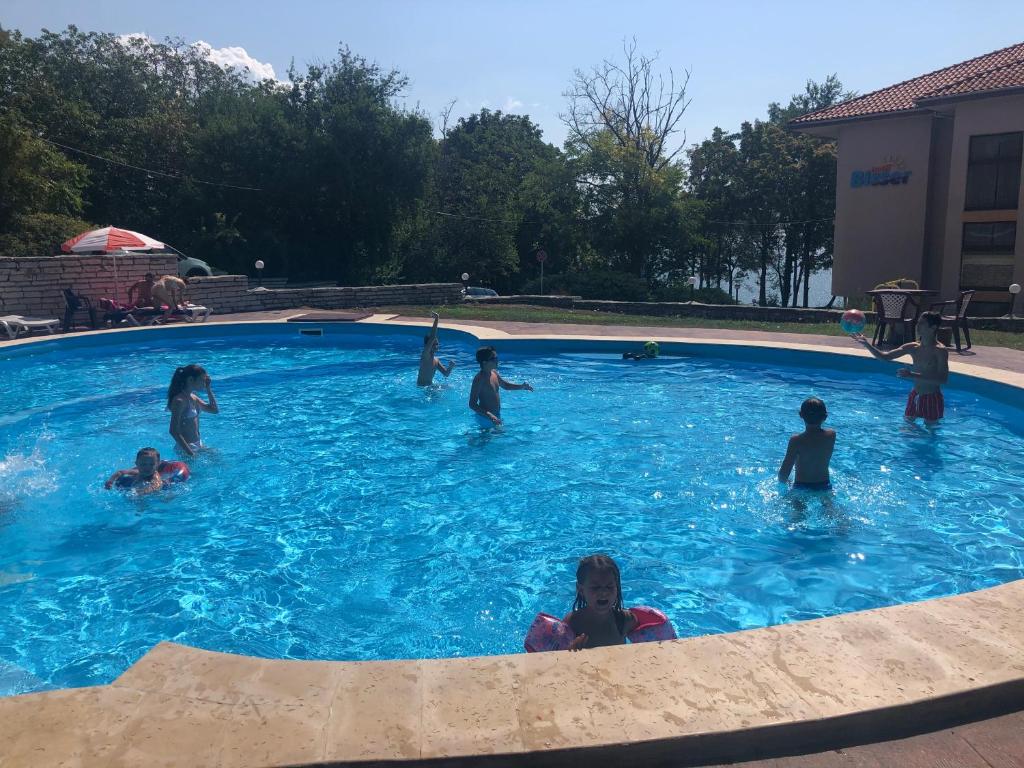 Bisser Hotel - Free Parking - Free Pool Access photo