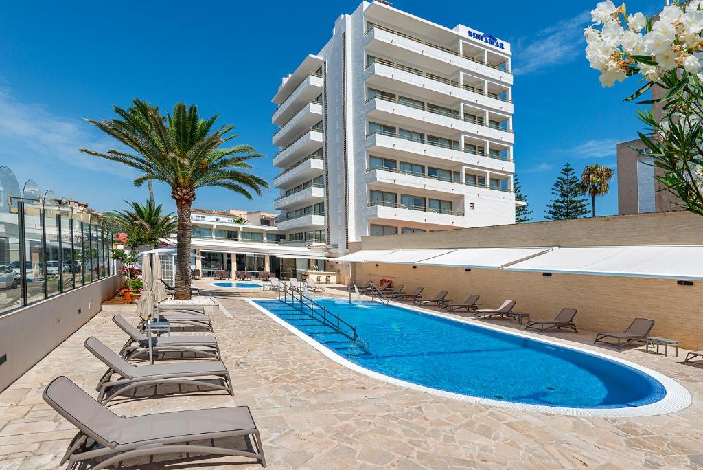 Hotel Biniamar — Swimming pool in Cala Millor, Balearic Islands