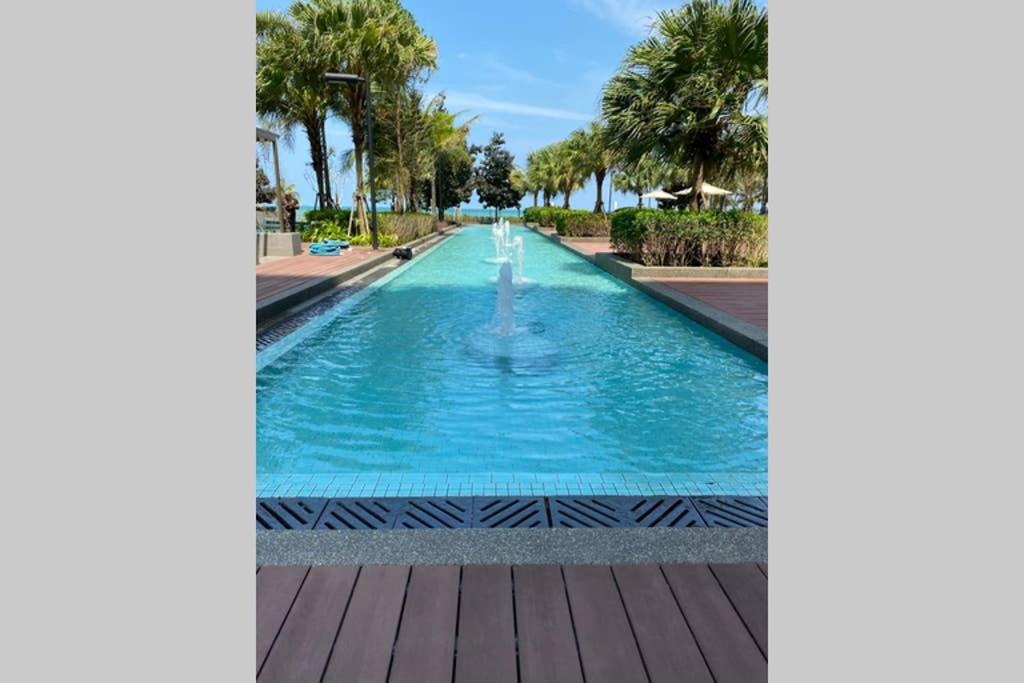 Isix Seaview 2R2B at Timurbay Pantai Balok Kuantan Pahang photo
