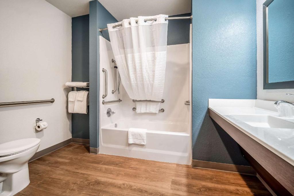 WoodSpring Suites Naples West photo