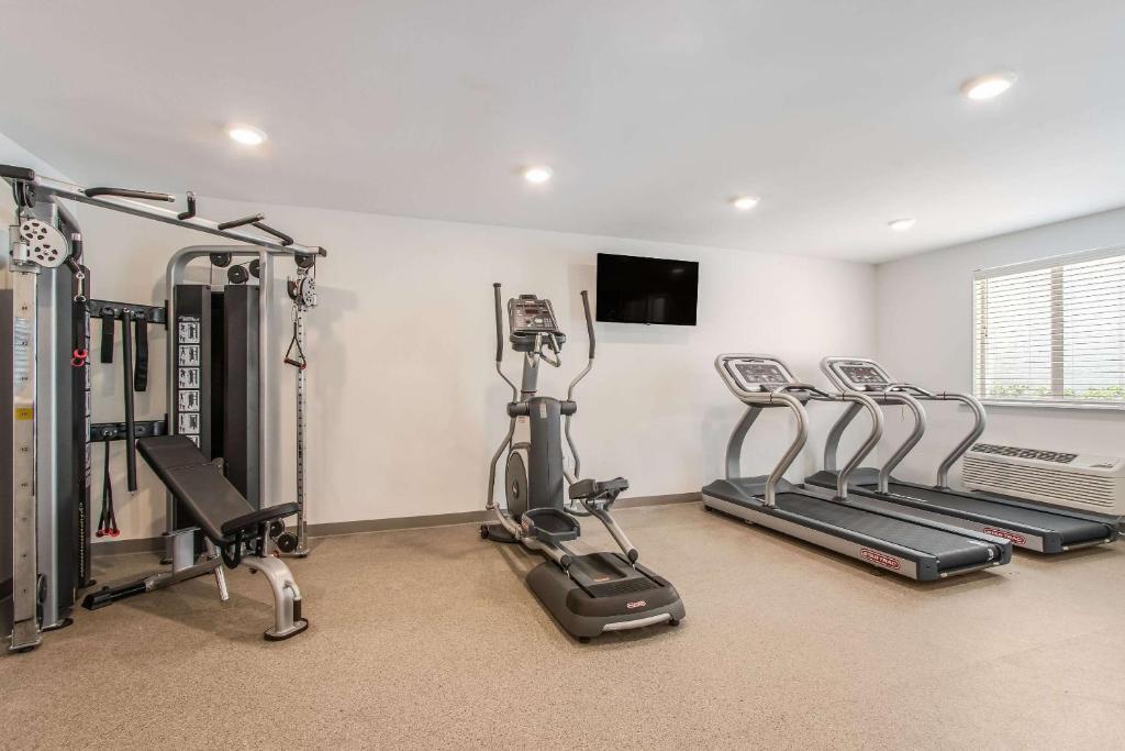 WoodSpring Suites Doral Miami Airport photo