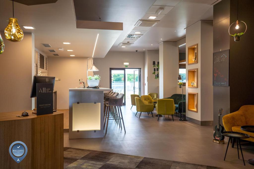 イビス プルゼニ (Ibis Plzen) フロント・ロビー