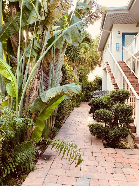 4145 By The Sea Inn &amp; Suites — Hotel in Fort Lauderdale (FL)