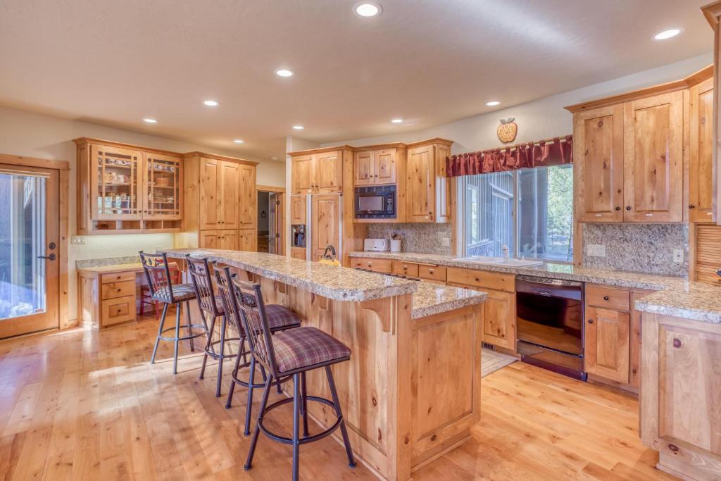 Oregon Loop 1 - Meredith Lodging, Sunriver