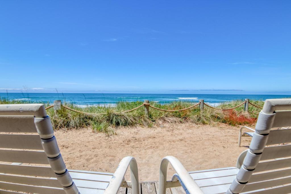Breakers Beach House 5 - Meredith Lodging, Neskowin