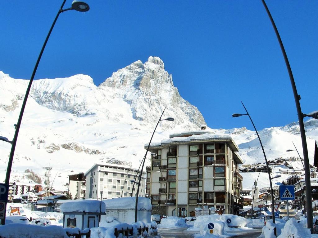 Cervino Valley House Rododendro — Hotel in Valtournenche