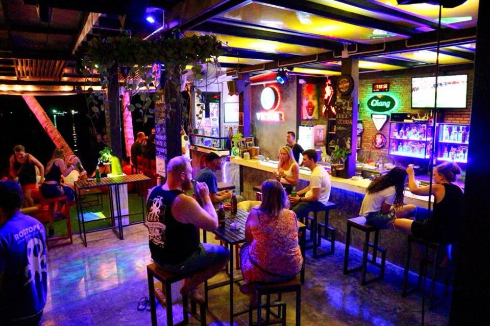 Bar/lounge