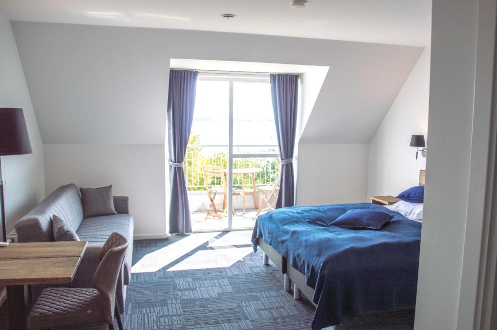 Family Room with Sea View