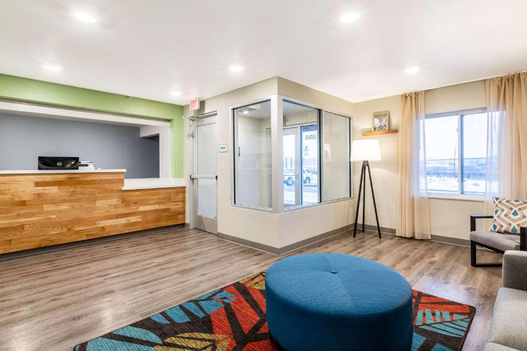 WoodSpring Suites Indianapolis Airport South photo