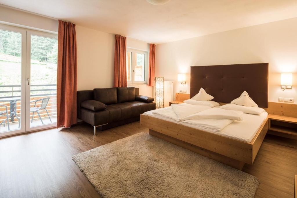 Hotel Burgaunerhof - 2