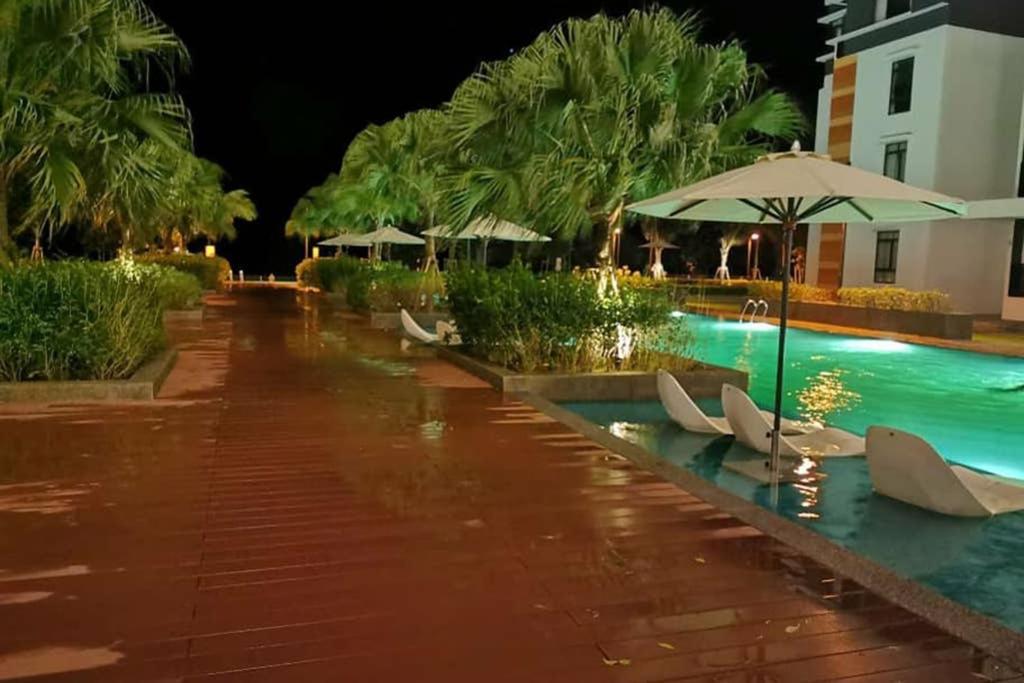 OPAHOME@ Timurbay Seafront Residence 2BR Family suite Seaview and Poolview photo