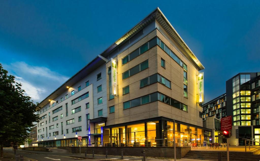Exterior view, Holiday Inn Express Leeds City Centre - Armouries in Leeds