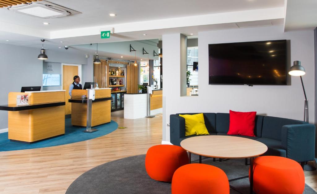 ホリデイ イン エクスプレス リーズ シティ センター アーモリーズ バイ IHG (Holiday Inn Express Leeds City Centre - Armouries By IHG) 外観