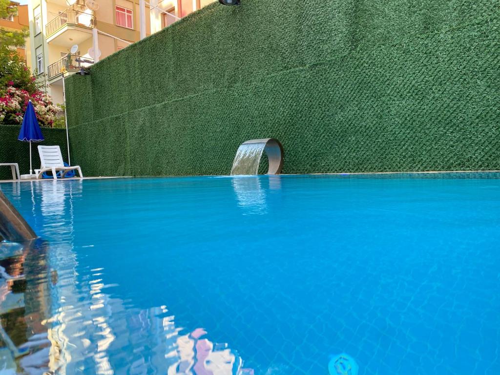 LONDON OTEL photo