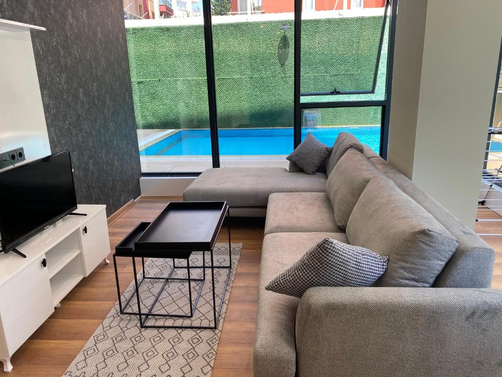 LONDON OTEL photo