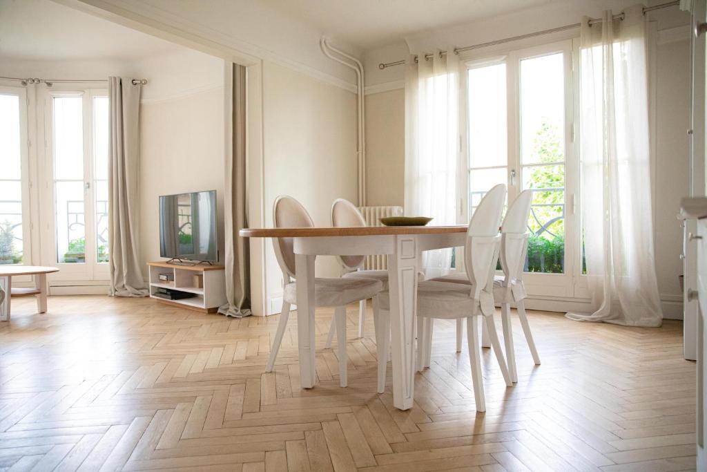 Romantic Nest - 4