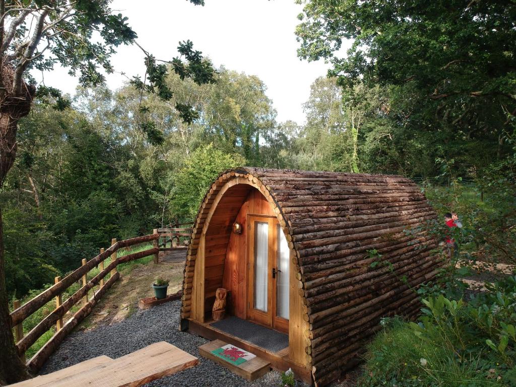 Owl Hut glamping pod near Arthog - dog-friendly Snowdonia coast woodland retreat