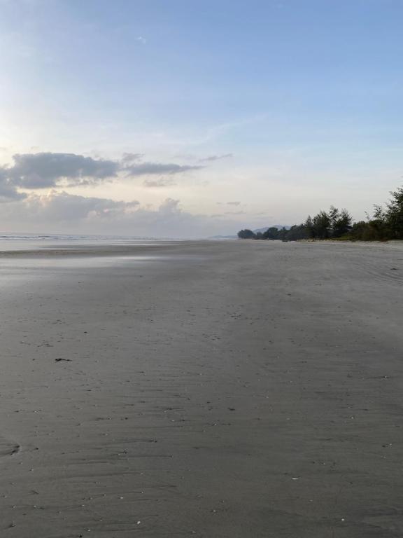 Isix Seaview 2R2B at Timurbay Pantai Balok Kuantan Pahang photo