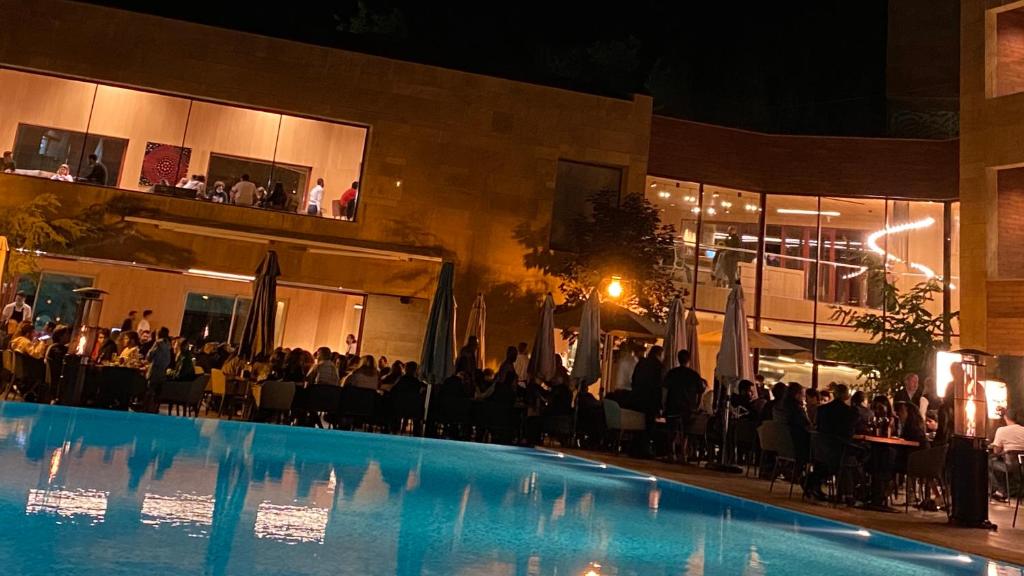 Oakridge Hotel & Spa photo