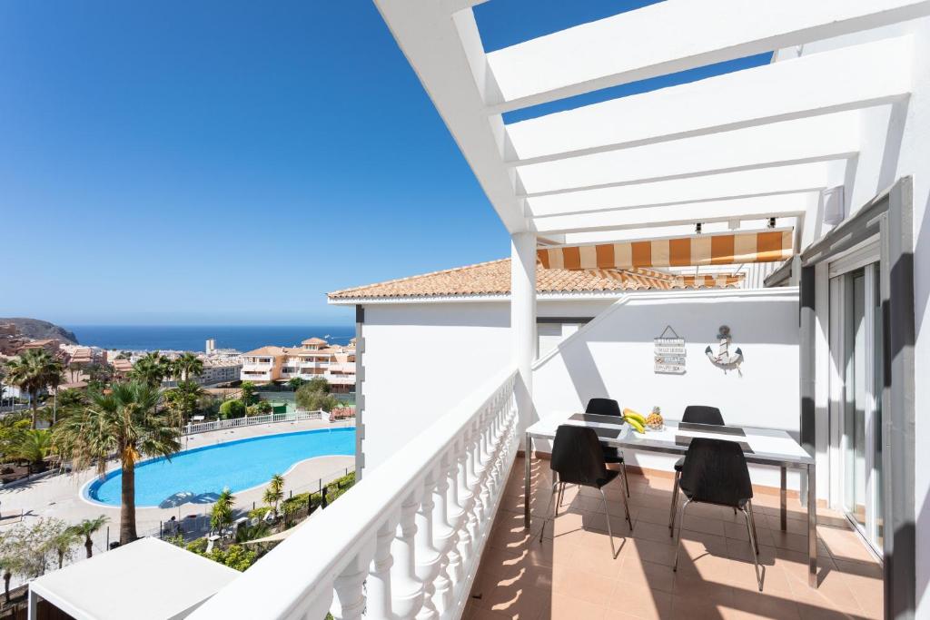 Home2Book VistaHermosa Los Cristianos Pool & Padel - 1