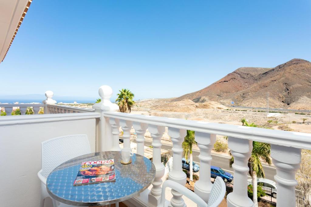 Home2Book VistaHermosa Los Cristianos Pool & Padel - 3