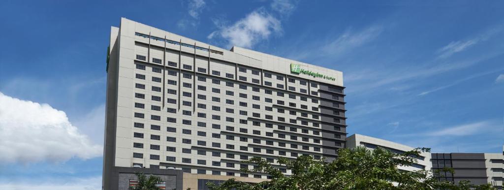 Hotels with a golf course in Manila, Philippines - price from $92, reviews | Planet of Hotels Hotels With A Golf Course In Manila, Philippines - Price From $92, Reviews | Planet Of Hotels