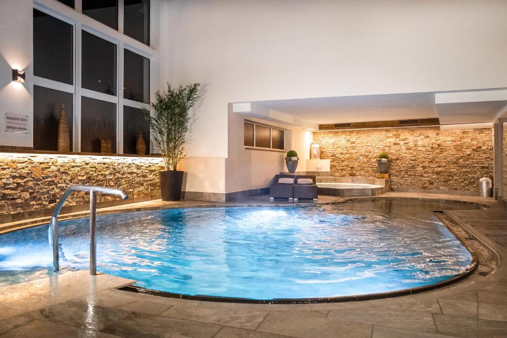Vier Jahreszeiten Wellnessresort Achensee photo