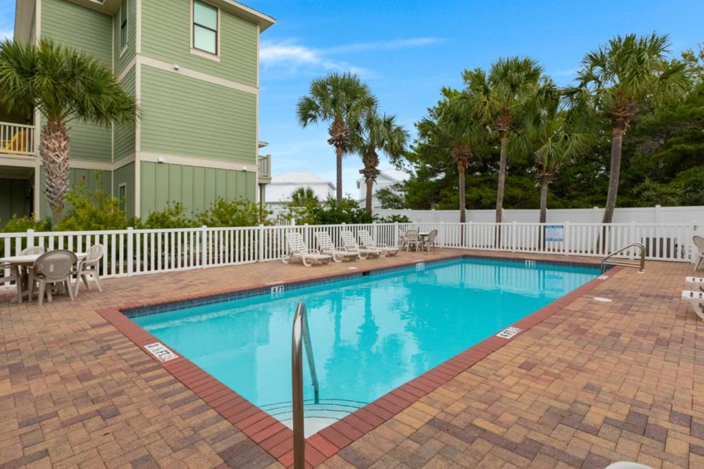 Emerald Waters at Destin Pointe photo