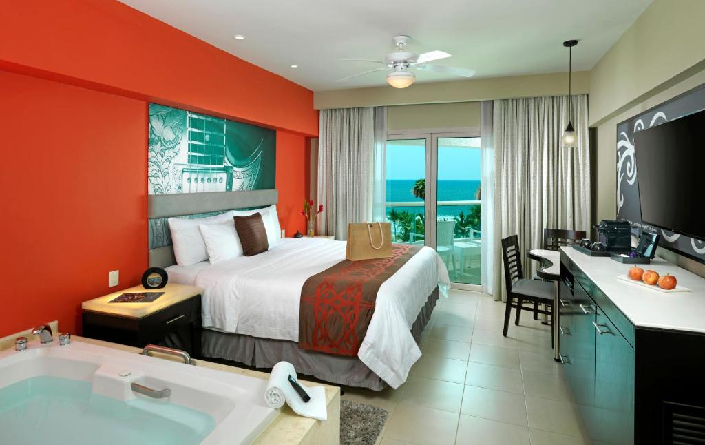 Hard Rock Hotel Vallarta All Inclusive photo
