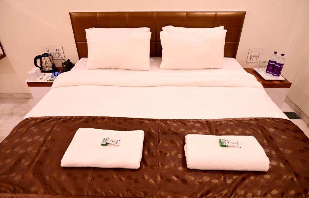 HOTEL DAKSH photo