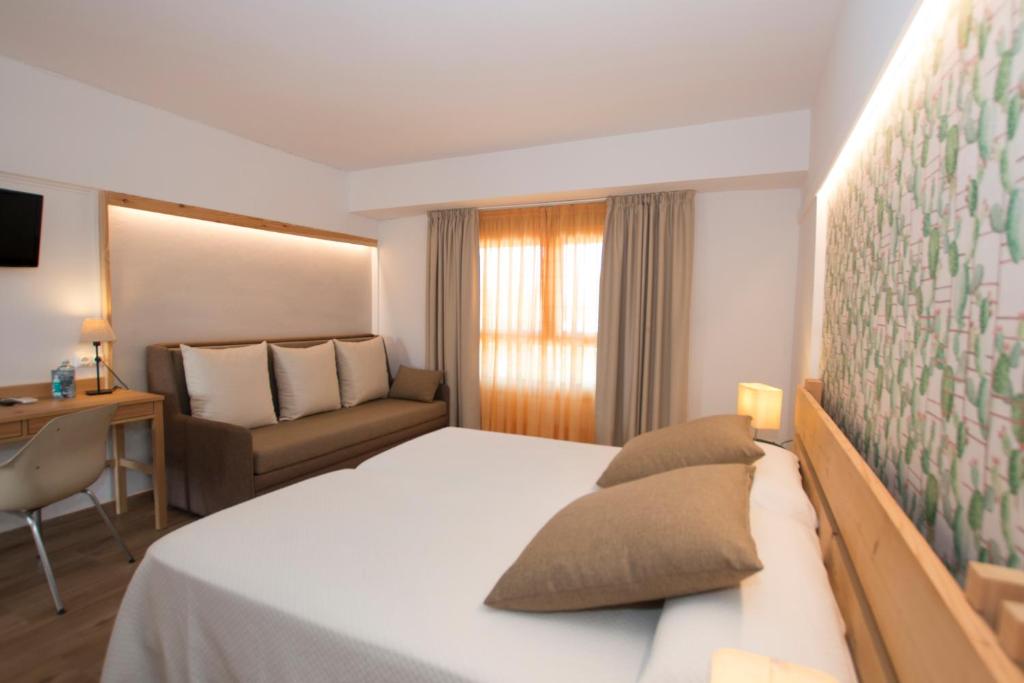 Hotel Yola photo