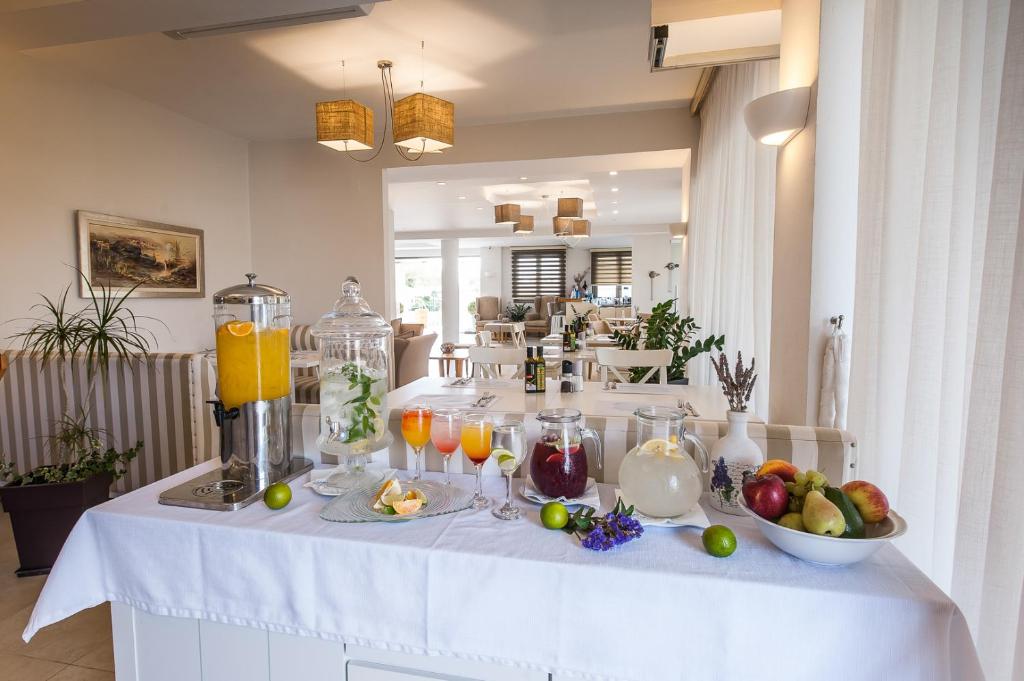 Food and beverages, Aktaia Boutique Hotel in Ammoudia