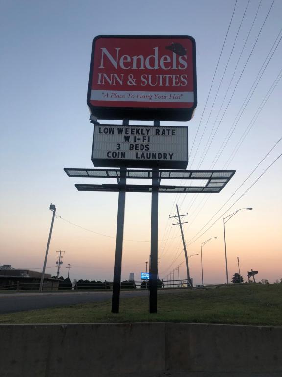 Nendels Inn & Suites Dodge City Airport photo