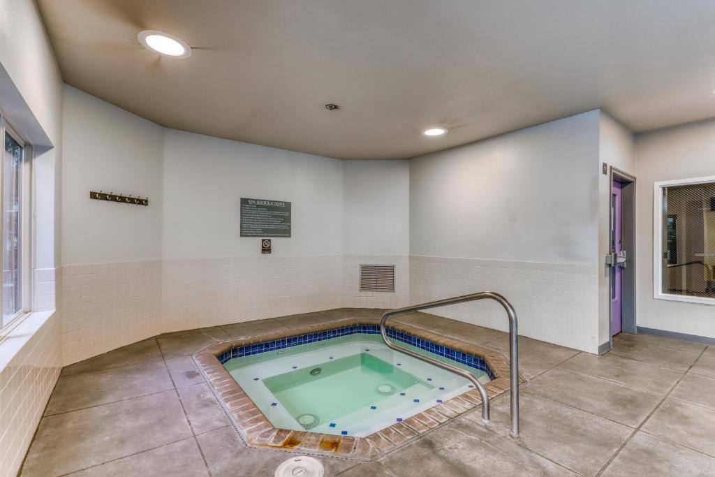 Belltown Court II photo
