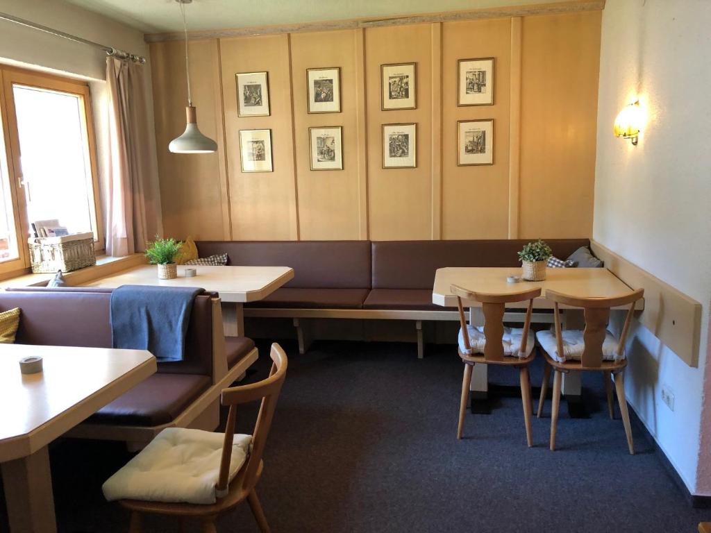 Restaurant, Haus Thomas by Chatel Reizen in Langenfeld
