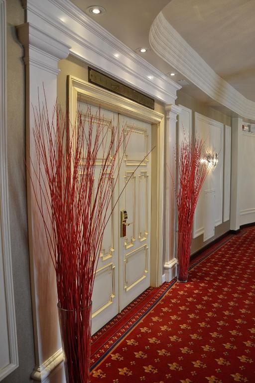 Hotel Carlton — Hotel building in Bilbao, Basque Country
