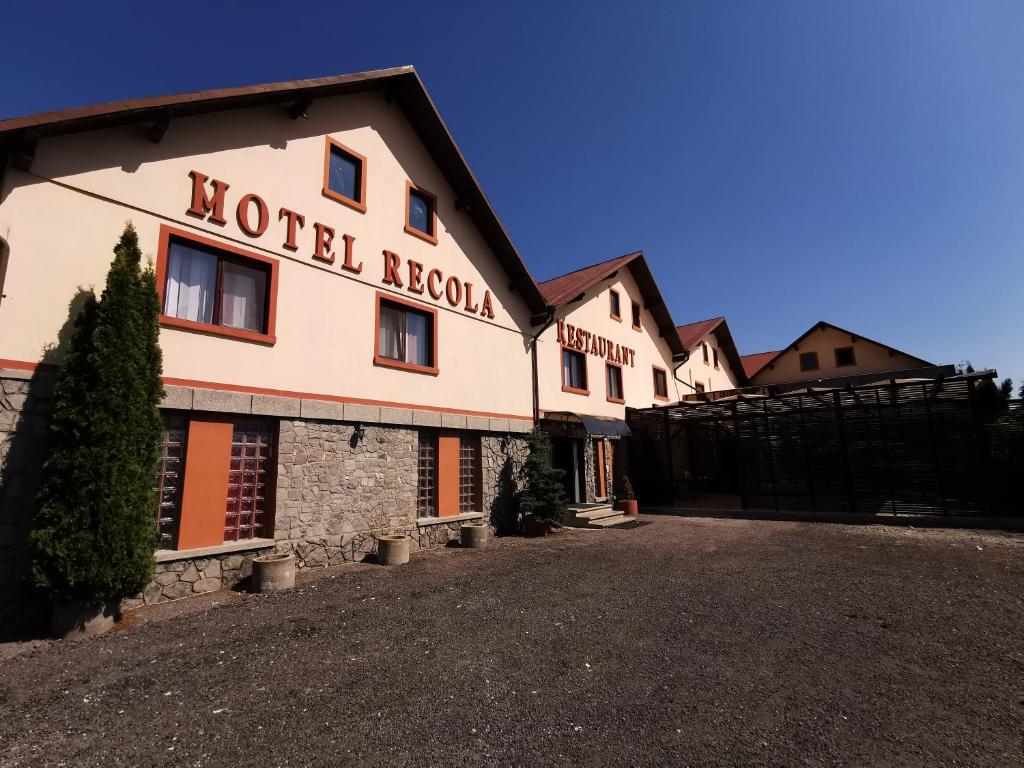 International Recola — Hotel in Sinaia