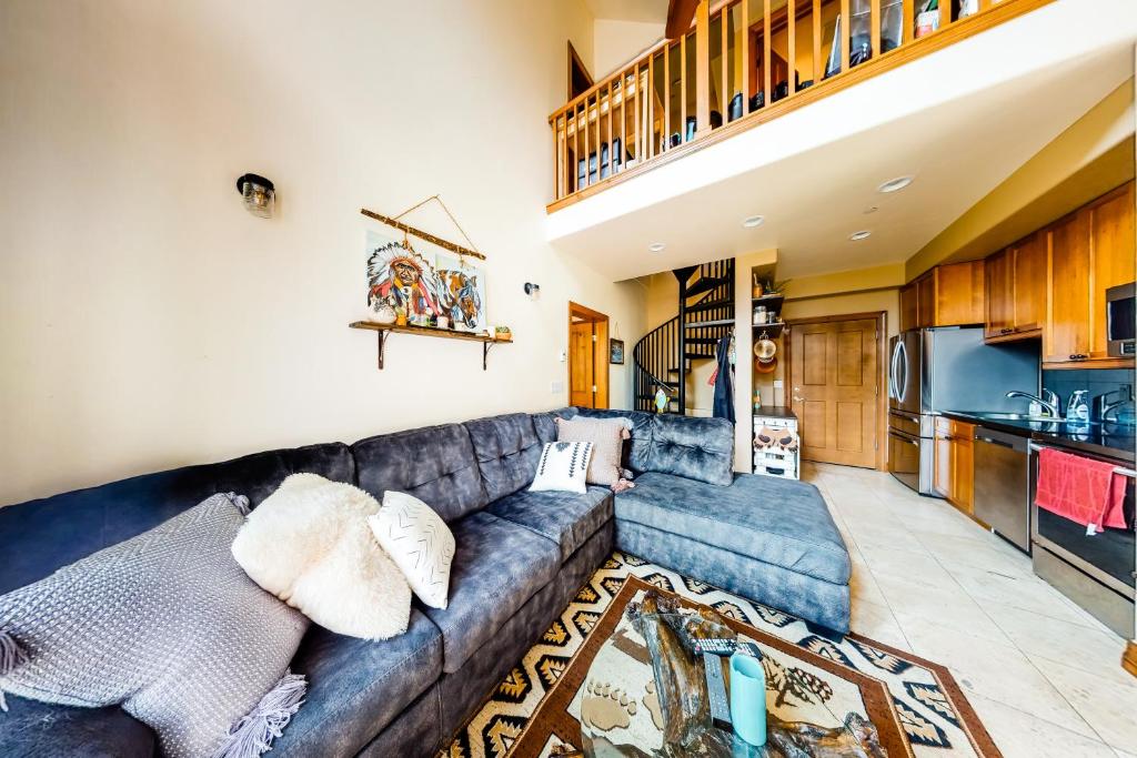 LOGE Breckenridge photo